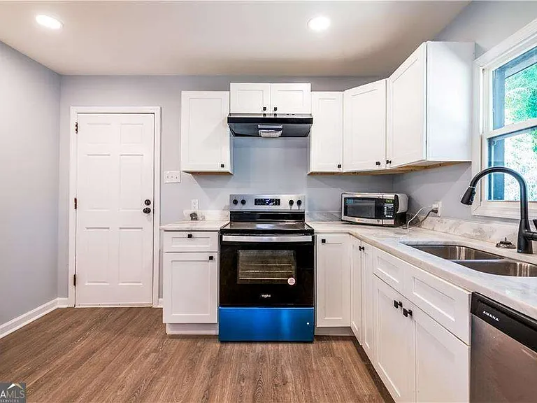 228 W Simon Ter NW — Photo 24