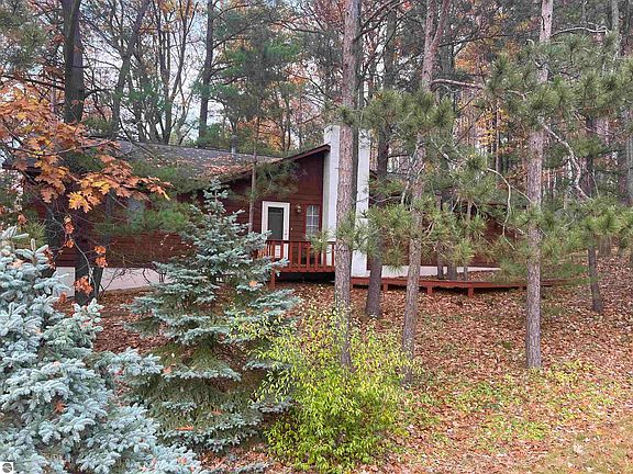 5th image of 3241 Greenwood Dr