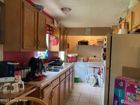 4th image of 75 Roland St