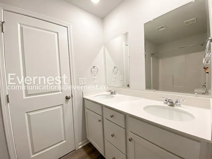 4107 Olive St — Photo 9