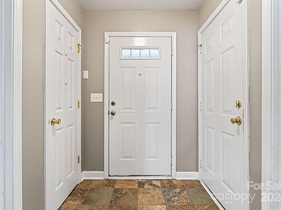 4th image of 108 Crestwood Dr