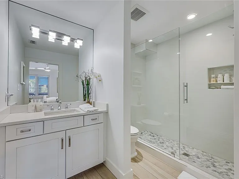 225 5th Ave S #104 — Photo 19