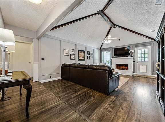 5th image of 1106 Candlewood Dr