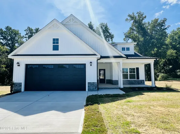 312 Creeks Edge Dr, Pikeville, NC 27863
