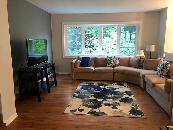 2nd image of 118 W Norman St
