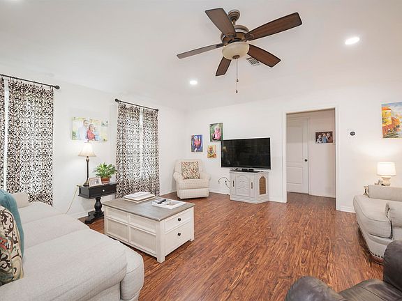 4th image of 2504 Bonita Pl