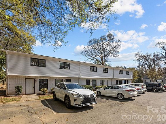 4th image of 2909 Burgess Dr