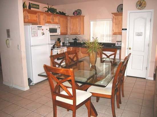 SC5P17905WW-4diningandkitchen