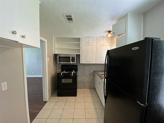 3rd image of 5110 Bataan Rd