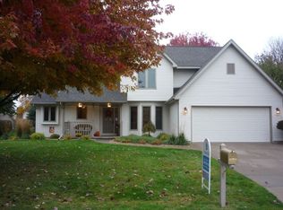 915 Orchid Pl, Onalaska, WI 54650