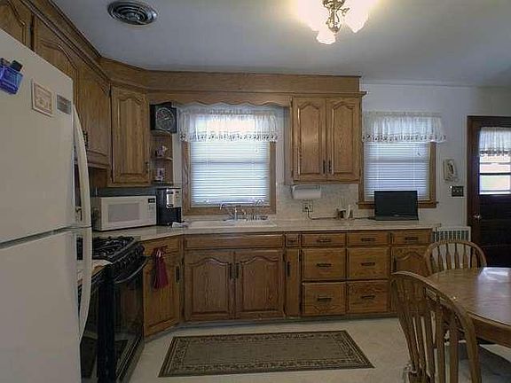 4th image of 2822 Lakeshore Dr