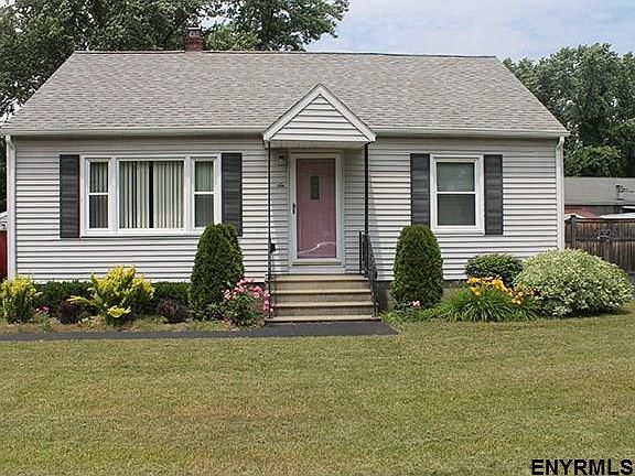 2nd image of 6 Old Myers Dr