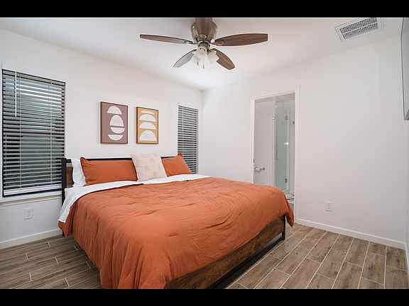 4th image of 504 Twin Elm Dr