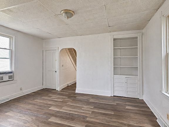 4th image of 514 Longfellow St
