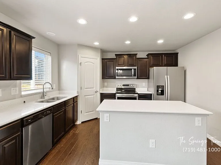 10898 Rowley Dr — Photo 19