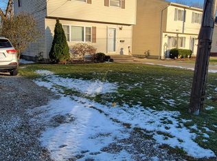 1023 Garden Rd, Willoughby, OH 44094
