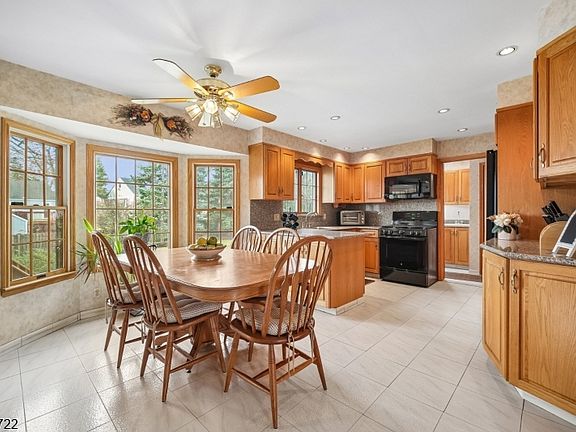 4th image of 167 Newbrook Ln