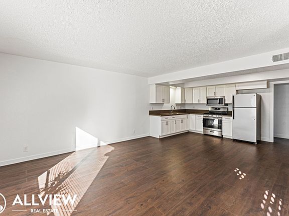 3rd image of 1010 Valencia St APT B