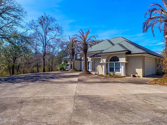 4th image of 25168 Hillbrooke Ln