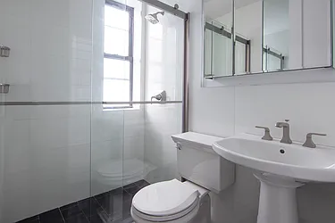 Rented by R New York