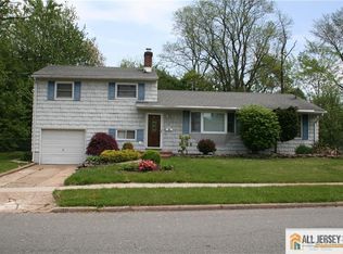 39 Stony Rd, Edison, NJ 08817