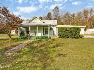 901 Cemetery Rd, Oliver Springs, TN 37840