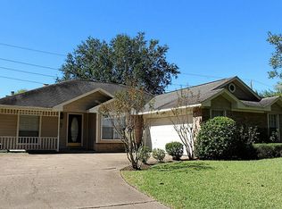 3226 Kempwood Dr, Sugar Land, TX 77479