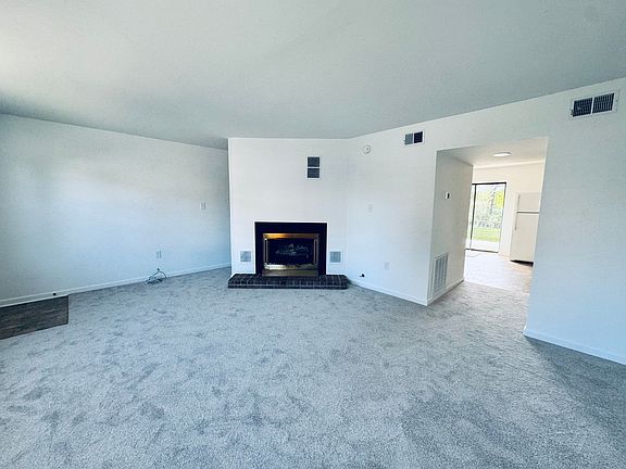 3rd image of 11 Westdale Dr