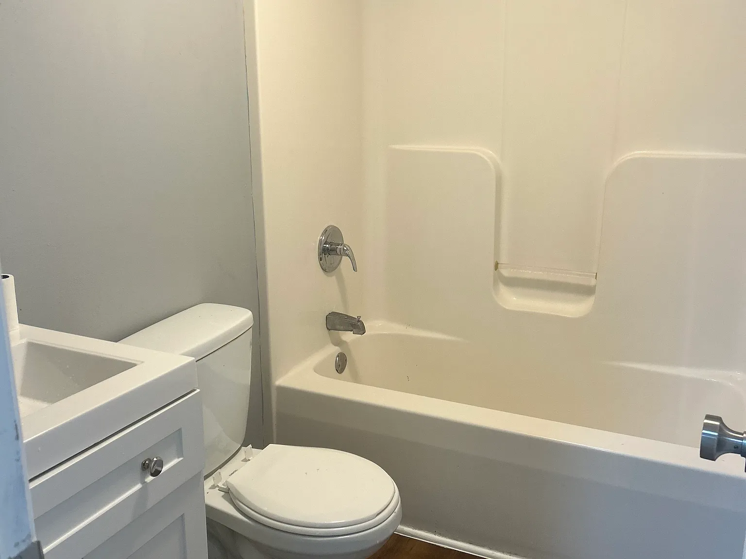 2 bed, 1000 sqft, $1,000 — Photo 2