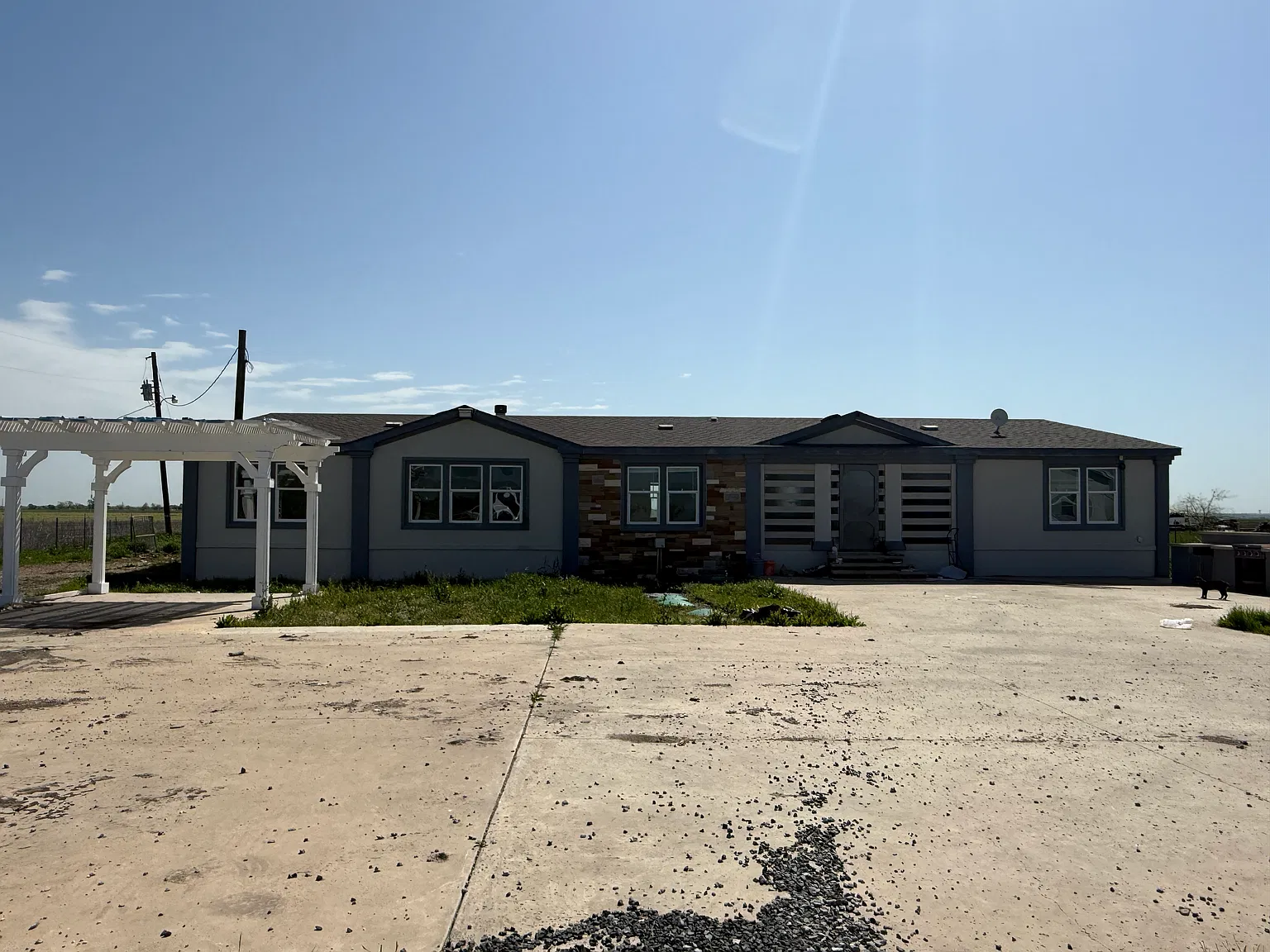 4 bed, 3018 sqft, $2,600 — Photo 1