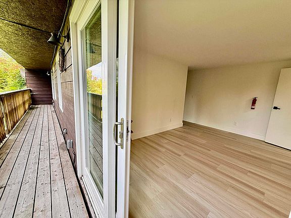 4th image of 473 Maple St #5