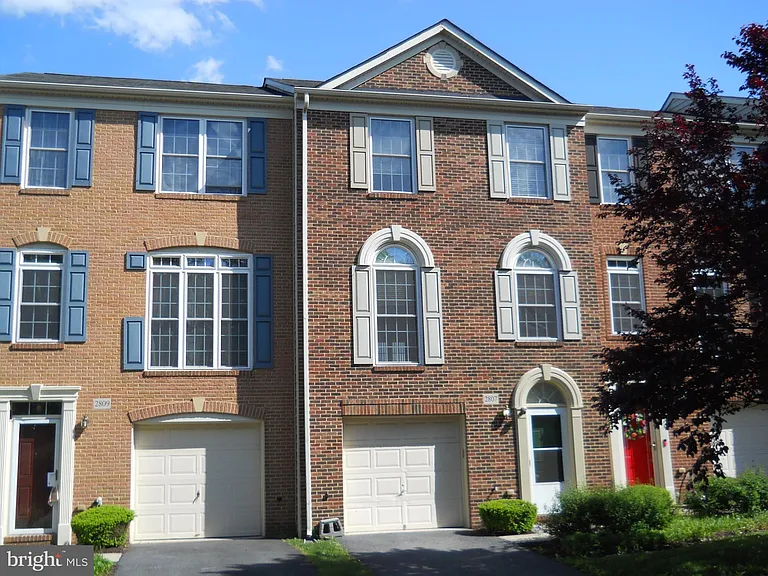 2807 Cornet Ct — Photo 1