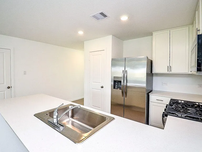26814 Scarlet Willow Dr — Photo 6