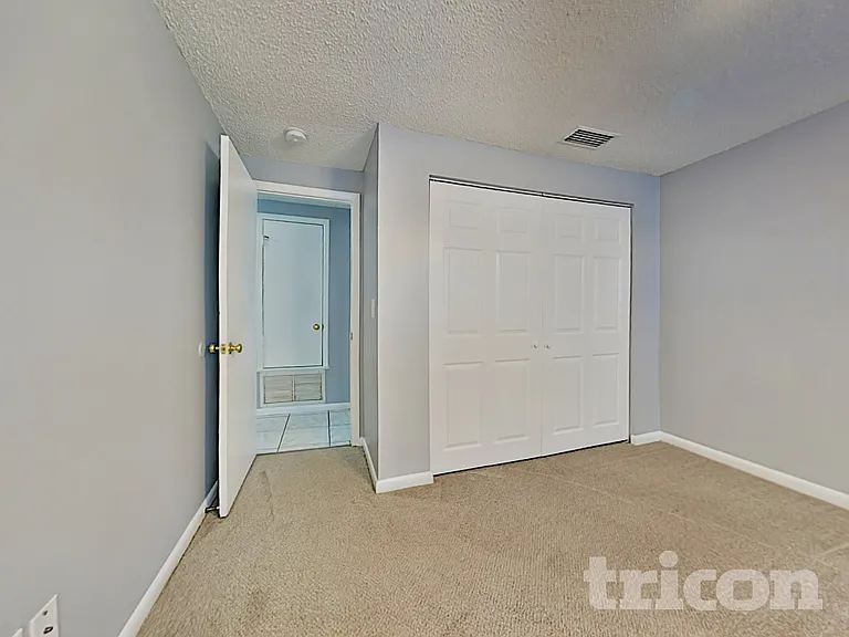 8235 Donaldson Dr — Photo 15