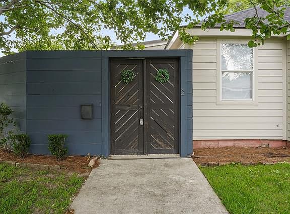 2nd image of 2 Davis Blvd