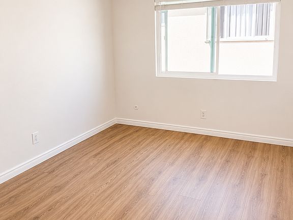 4th image of 325 N Howard St APT 18