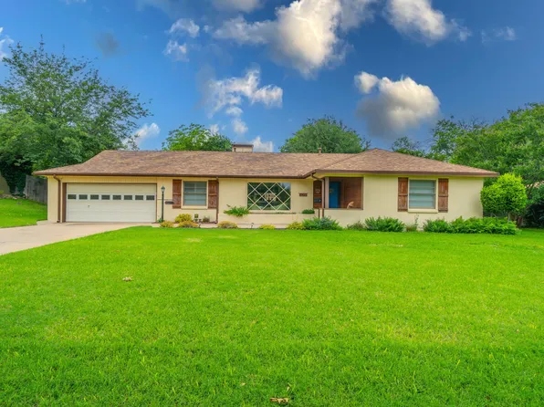 6924 Bal Lake Dr, Fort Worth, TX 76116