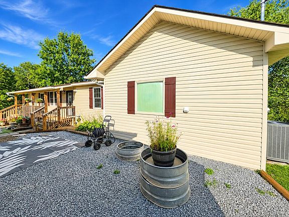 5th image of 1149 Churchview Ln