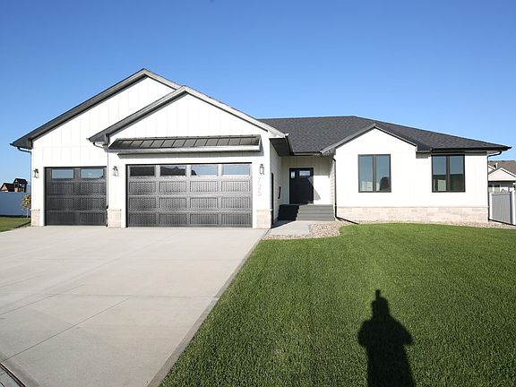 2nd image of 725 Granite Cir