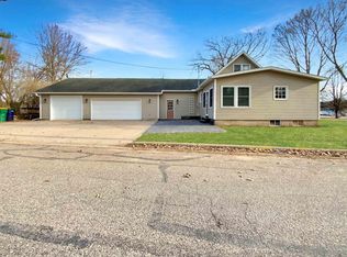 490 Oak St, Scandinavia, WI 54977