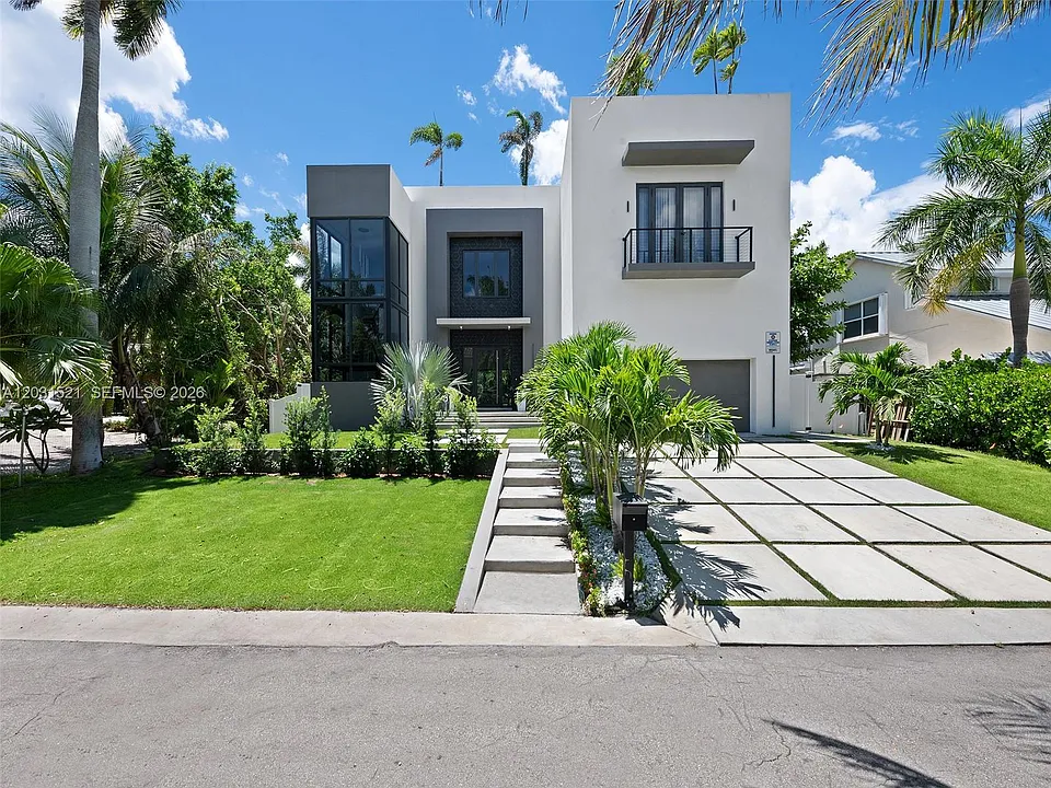 638 Lakeside Hbr