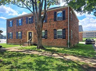 4405 Landside Dr #4, Louisville, KY 40220