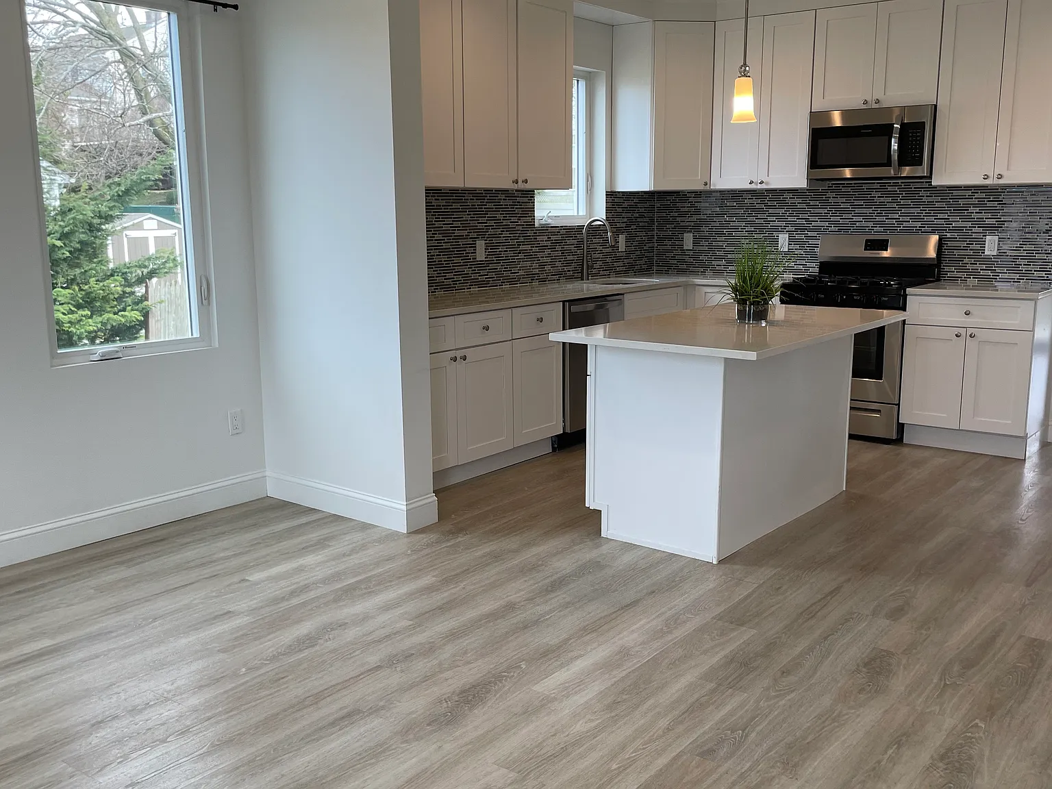 172 Gainsborg Ave — Photo 4