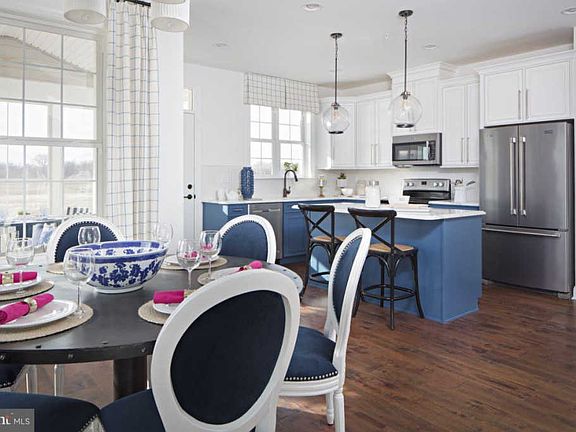 5th image of 907 Moorings Cir