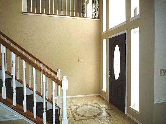 Well-lit entry. Very impressive!