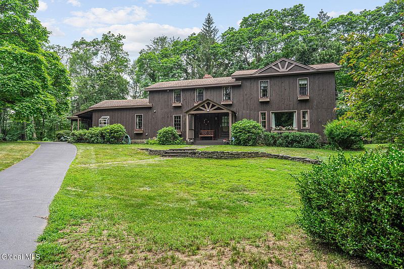 2nd image of 135 Willow Street