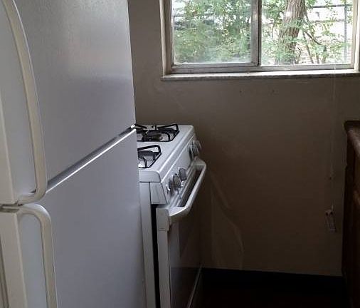 5th image of 2315 Saint James Ave