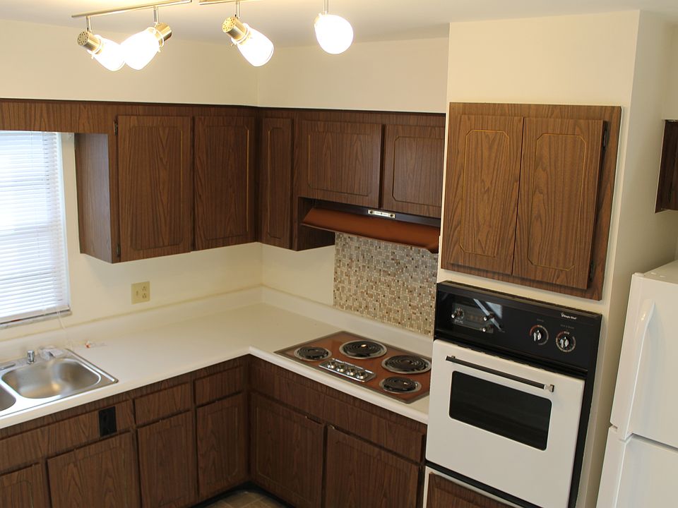 1st image of 1805 Brust Ave