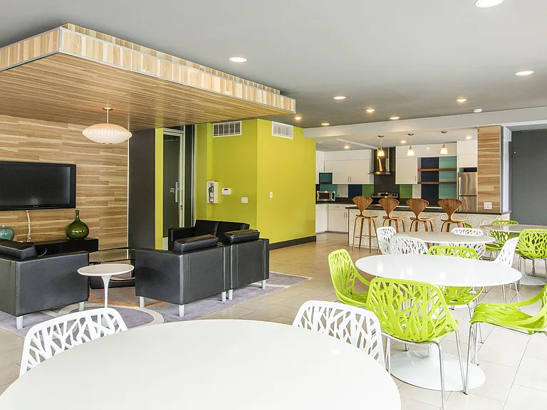 Milano Apartments — Photo 14