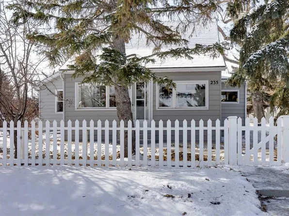 235 N 3rd St, Irricana, AB T0M 1B0